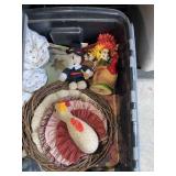 TOTE WITH MISC DECORATIVE ITEMS, PLACEMATS, CENTER