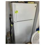 GE FRIDGE FREEZER, MODEL GIE18GTHDRWW, WORKING