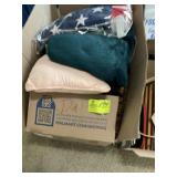 BOX WITH PILLOW AND LINENS