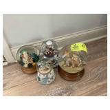 SNOW GLOBE MUSIC BOXES