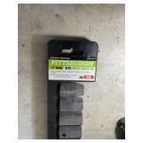 CENTRAL PNEUMATIC 1/2 AIR RATCHET AND SOCKETS