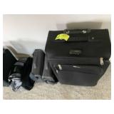 GROUP OF LUGGAGE AND TOTE BAGS