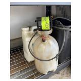 GROUP INCLUDING PLASTIC TRASH CANS AND PUMP SPRAYE