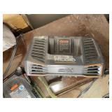 RIDGID SANDER, WITH BATTERY AND CHARGER