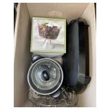 BOX WITH GRIDDLE, BASKETS AND POTS