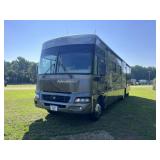 2005 Winnebago Adventurer 38' (Vortec 8100, Gas En