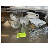 GROUP INCLUDING GLASS DISHES, GRAVY BOAT, ETC