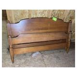 FULL SIZE WOODEN HEAD AND FOOT BOARD WITH RAILS