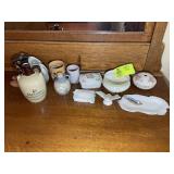 MISC GROUP OF TRINKET BOXES, CROCKS, ETC
