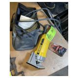DEWALT D26670 COMPACT ROUTER IN BAG, WITH BITS