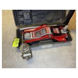 TORIN BIG RED JACKS, 2.5 TON FLOOR JACK IN CASE AN