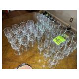 ASSORTED GROUP OF STEMMED GLASSWARE
