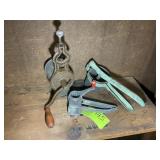 GROUP INCLUDING VINTAGE JUICER, GRADER, CLIMAX COF