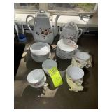 GROUP OF CHINA INCLUDING PITCHER, CUPS, SAUCERS, E