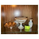GROUP INCLUDING CARNIVAL GLASS BOWL, VASE, CENTERP