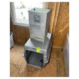 PLASTIC DOG KENNEL AND CHOW HOUND FEEDER