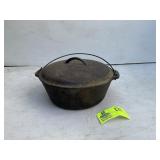 CAST IRON DUTCH OVEN MARKED MADE IN USA NUMBER 8 8
