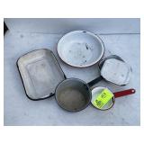 GROUP OF MISCELLANEOUS ENAMEL COOKWARE POTS PANS