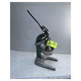 VINTAGE COUNTERTOP JUICER, OVERALL HEIGHT 24 IN