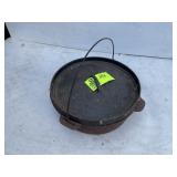 CAST IRON DUTCH OVEN WITH LID 12-IN DIAMETER