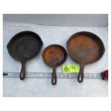 GROUP OF CAST IRON SKILLETS, 9 IN MADE IN USA, 7P,