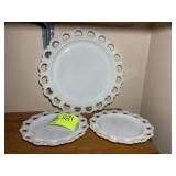 GROUP OF MILK GLASS SERVING TRAYS, 8 IN AND 13 IN