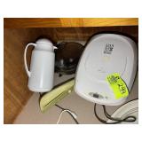 GROUP INCLUDING GEORGE FOREMAN GRILL, SERVING PLAT