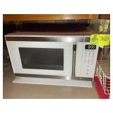 HAMILTON BEACH COUNTERTOP MICROWAVE