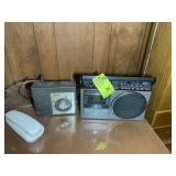 GROUP INCLUDING GENERAL ELECTRIC AM/FM RADIO CASSE