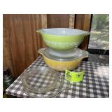 PAIR OF PRYEX MIXING BOWLS WITH LIDS