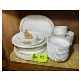 GROUP OF VINTAGE CORELLE DINNERWARE, BUTTERFLY GOL