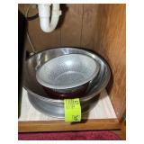 CONTETNS OF RIGHT SIDE OF CABINET UNDER SINK, MIXI