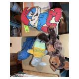 GROUP OF STUFFED ANIMALS