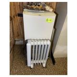MISC GROUP INCLUDING ELECTRIC HEATER AND MINI FRID