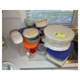 LARGE GROUP OF PLASTIC CONTAINERS