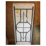 LIFETIME 6 FT FOLDING TABLE