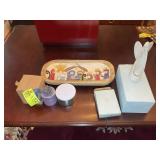 GROUP OF DECORATIVE ITEMS INCLUDING TEA CANDLE HOL