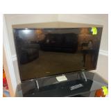 LG 42IN FLAT SCREEN TV, MODEL 43LH570A-UE , WITH R