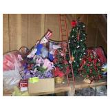 LARGE GROUP OF HOLIDAY Dï¿½COR AND ARTIFICIAL FLOWER