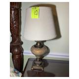 PAIR OF SMALL TABLE LAMPS, 23 IN TALL