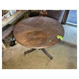 VINTAGE SINGLE PEDISTAL BASE ROUND TOP WOOD TABLE,