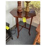 FOLDING DROP LEAF TABLE 23 IN X 29 IN
