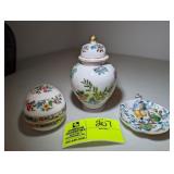 GROUP OF ORIENTAL THEMED DECORATIVE ITEMS EGG GING