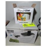 GROUP INCLUDING ROTARY SALAD SPINNER AND TWO-PIECE