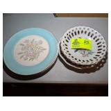 GROUP OF VINTAGE DECORATIVE PLATES