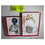 GROUP OF VINTAGE WOMEN'S COSTUME JEWELRY NECKLACE