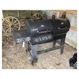 BRINKMANN PROPANE AND CHARCOAL GRILL SOME RUST