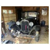 ANTIQUE FORD MODEL A 4 DOOR CAR WITH TITLE