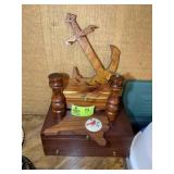 GROUP OF WOODEN DECORATIVE ITEMS, FLATWARE BOX, SA