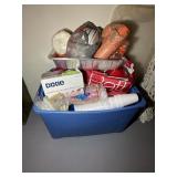 LARGE TOTE WITH MISC DISPOSABLE PLATES, CUPS, FLAT